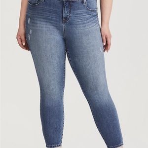 Torrid Demin high Rise curvy skinny jeans size 14R